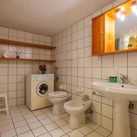 Casa Carlo * Колико